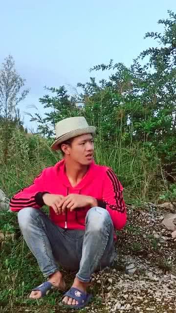 醉酒吃瓜小伙视频播放,酒精与娱乐的碰撞