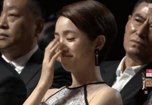 胡歌老婆吃瓜视频播放,明星夫妻生活揭秘