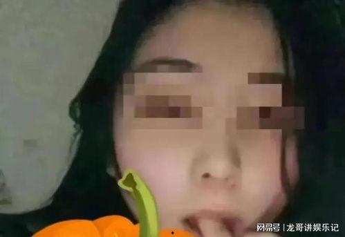 乡村妇人吃瓜画面视频,夏日乡村生活画卷